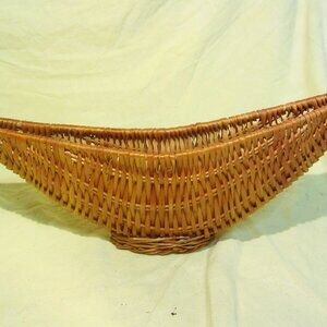 VTG RARE BASKET, UNIQUE SHAPE, GREAT FOR FLOWERS, CENTERPIECE AND MORE